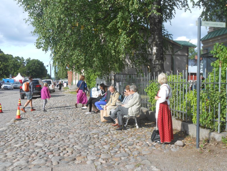 Linnoituksesta muovautui viikonlopun ajaksi idyllinen "ortodoksinen kylä". (Kuva/Photo: Aristarkos Sirviö)